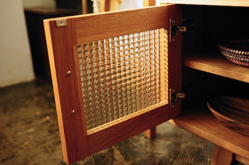 家具、無垢、AVボード、テレビボード、ROBUS、チェッカーガラス