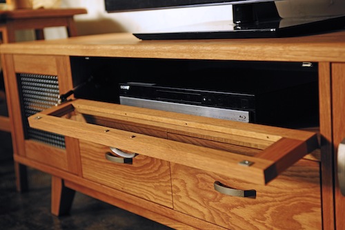 家具、無垢、AVボード、テレビボード、ROBUS、フラップ扉