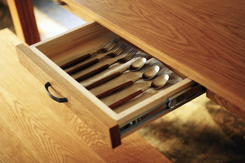 家具、無垢、ダイニングテーブル、トラディショナルテーブル、引出し、収納、ROBUS