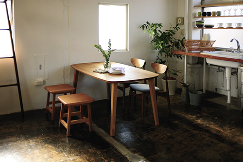 家具、無垢、スツール、椅子、ROBUS、ダイニングテーブル