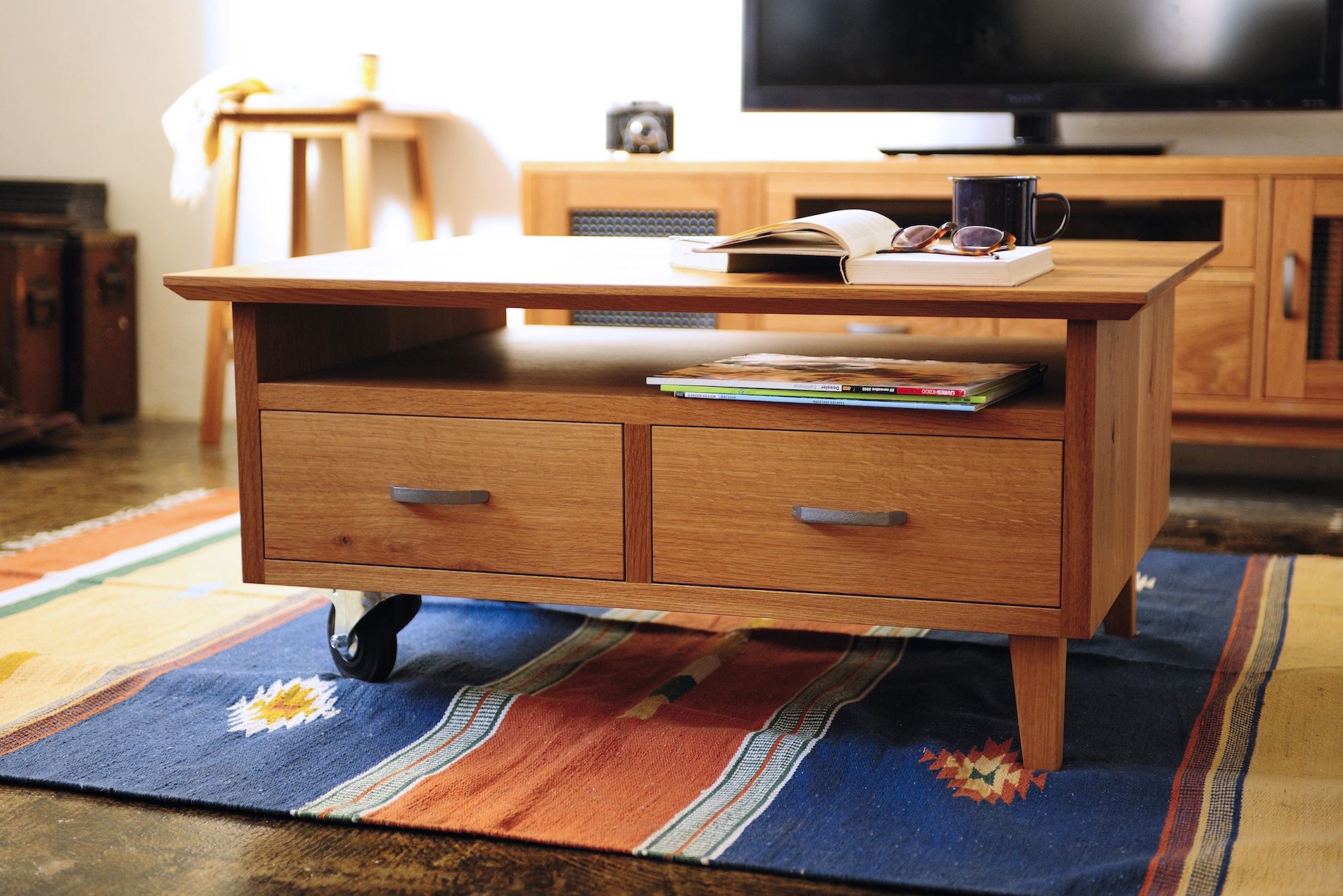 家具、無垢、トレイラーテーブル、ローテーブル、ROBUS